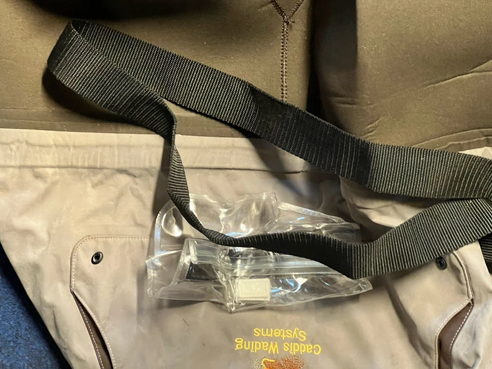 Waders, Sistema de Vadeo Caddis Neopreno con Botas Incorporadas, Talla 10, Usado Una Vez Foto 3 de 3