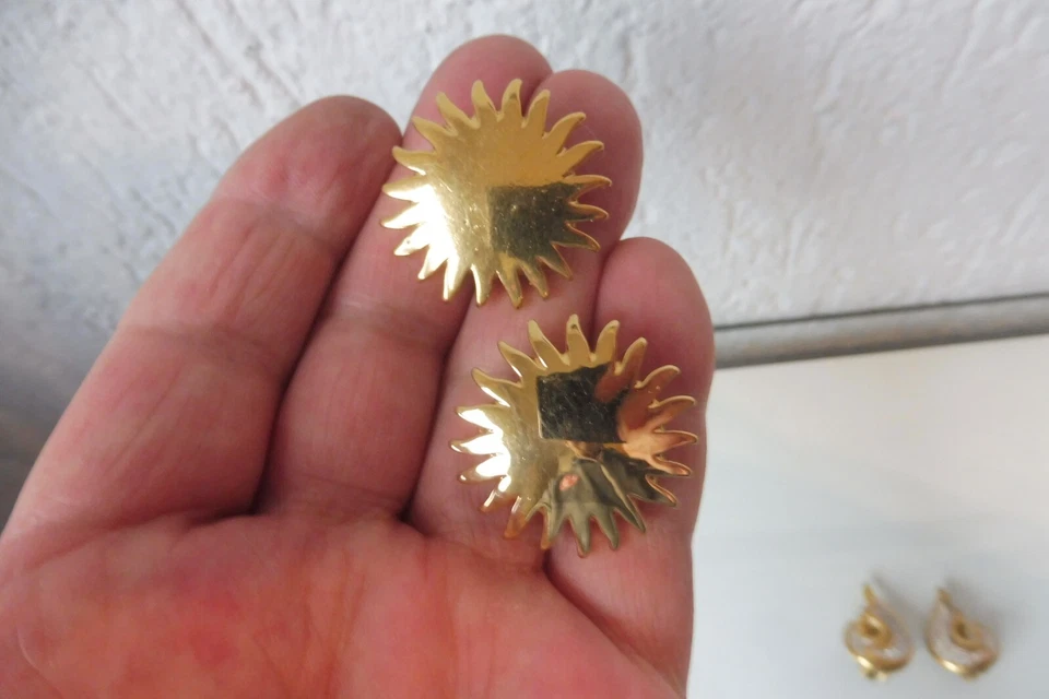 Pierre Lang, hermosos pendientes/clips grandes, dorados, sol Foto 4 de 4