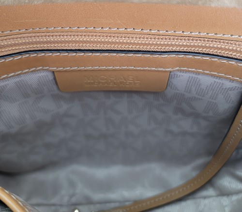 Michael Kors Romy Handbag Crossbody Tan Suede Leather Saddlebag NEW - 第 15/17 張圖片