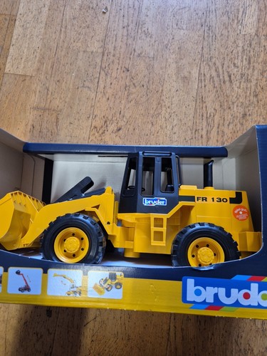 Bruder 02425 Bruder Articulated Road Loader 1:16 scale loaders toy construction - Picture 5 of 10