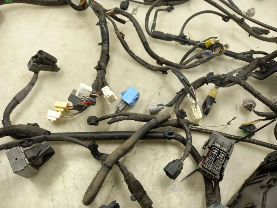 11 LEXUS CT200H 1.8L CAJA DE FUSIBLES MOTOR ARNÉS DE CABLES TRANSMISIÓN AUTOMÁTICA Foto 2 de 4