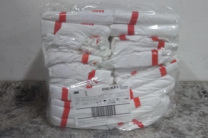 3M 4565-BLK-L 25 Pk Size L Zipper Closure Disposable Coveralls image 3