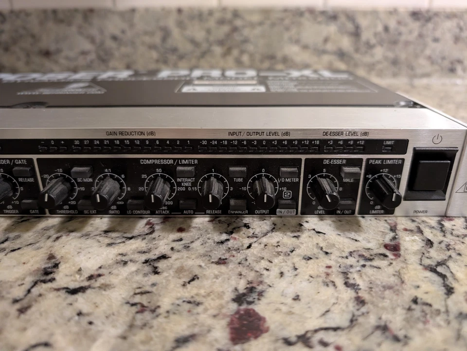 Behringer MDX2600 Composer Pro-XL 2-Channel Vocal Compressor Dynamics Processor - Image 4 of 4