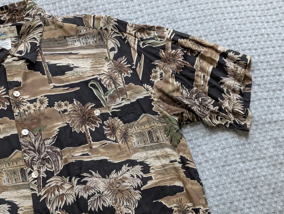 Camisa TravelSmith masculina grande marrom preta havaiana resort viscose estampa de palmeira - Imagem 4 de 4