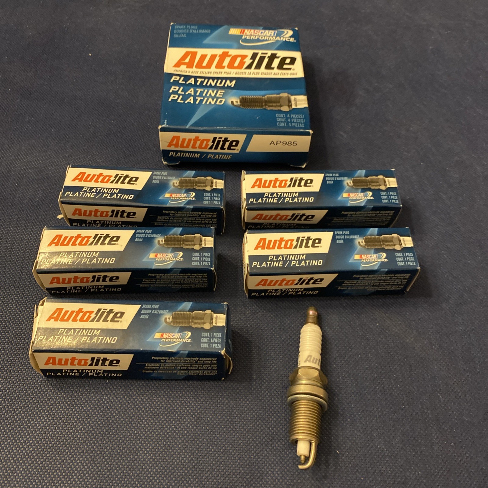 LOT OF 5 AUTOLITE AP985 PLATINUM CORE RESISTOR SPARK PLUGS