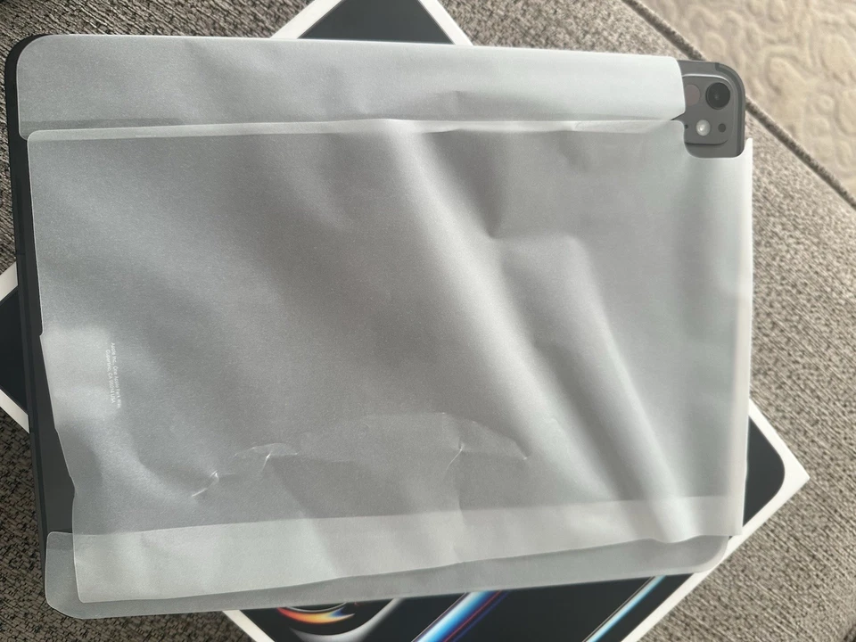 Apple iPad Pro 2024 13-inch M4 256GB WiFi Cellular Extras Space Black Tablet - Image 3 of 4