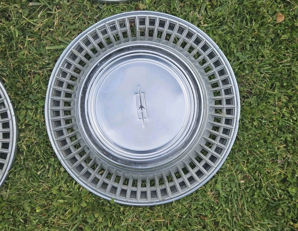 Set of 4 1970 Oldsmobile Toronado 15" Hubcaps Wheel Covers 70 Olds - Image 4 of 4