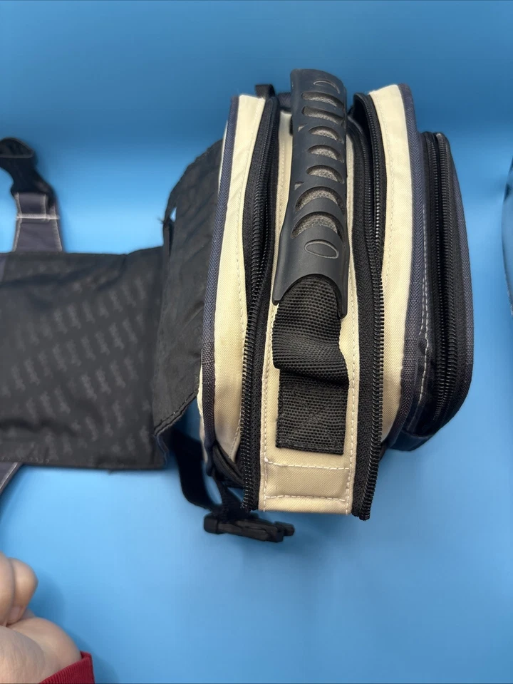 Jeep Vintage 海军蓝斜挎包 — 第 3/3 张图片