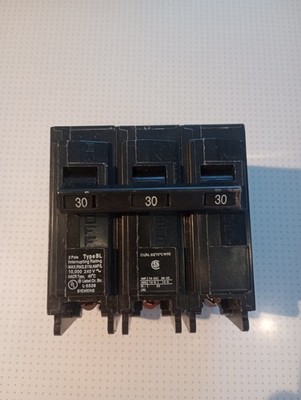 Siemens B330 30 a 3-Pole 240V AC Circuit Breaker