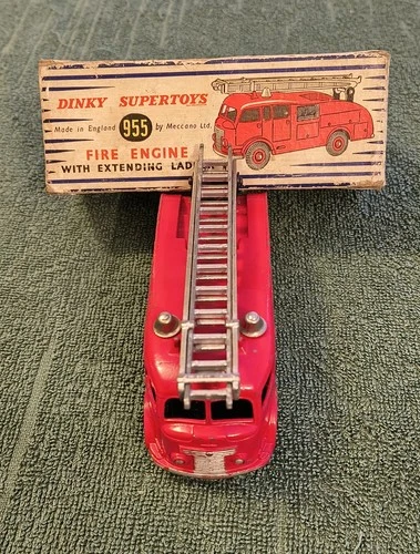 Vintage 1950’s Diecast Dinky 955 Fire Engine With Extending Ladder Boxed
