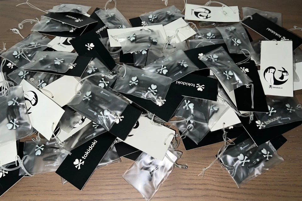 Tokidoki Japón Anime Corazón y Huesos Calavera Pinzas para el Pelo Set 1 PACK Auténtico/Nuevo Foto 4 de 4