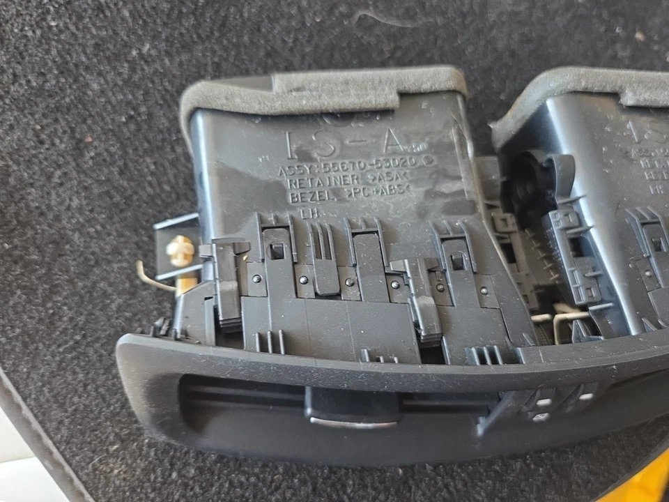 Lexus IS250 IS350 09-2013 AC /Heater Air Vent Panel 55670-53020 GREAT CONDITION - Image 2 of 4