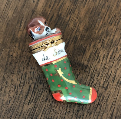 Artoria Limoges Dog in Christmas Stocking ''Le Chien'' Trinket Box Peint Main