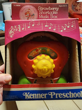 Kenner Strawberry Shortcake Music Box Radio Preschool Toy Vintage 1985