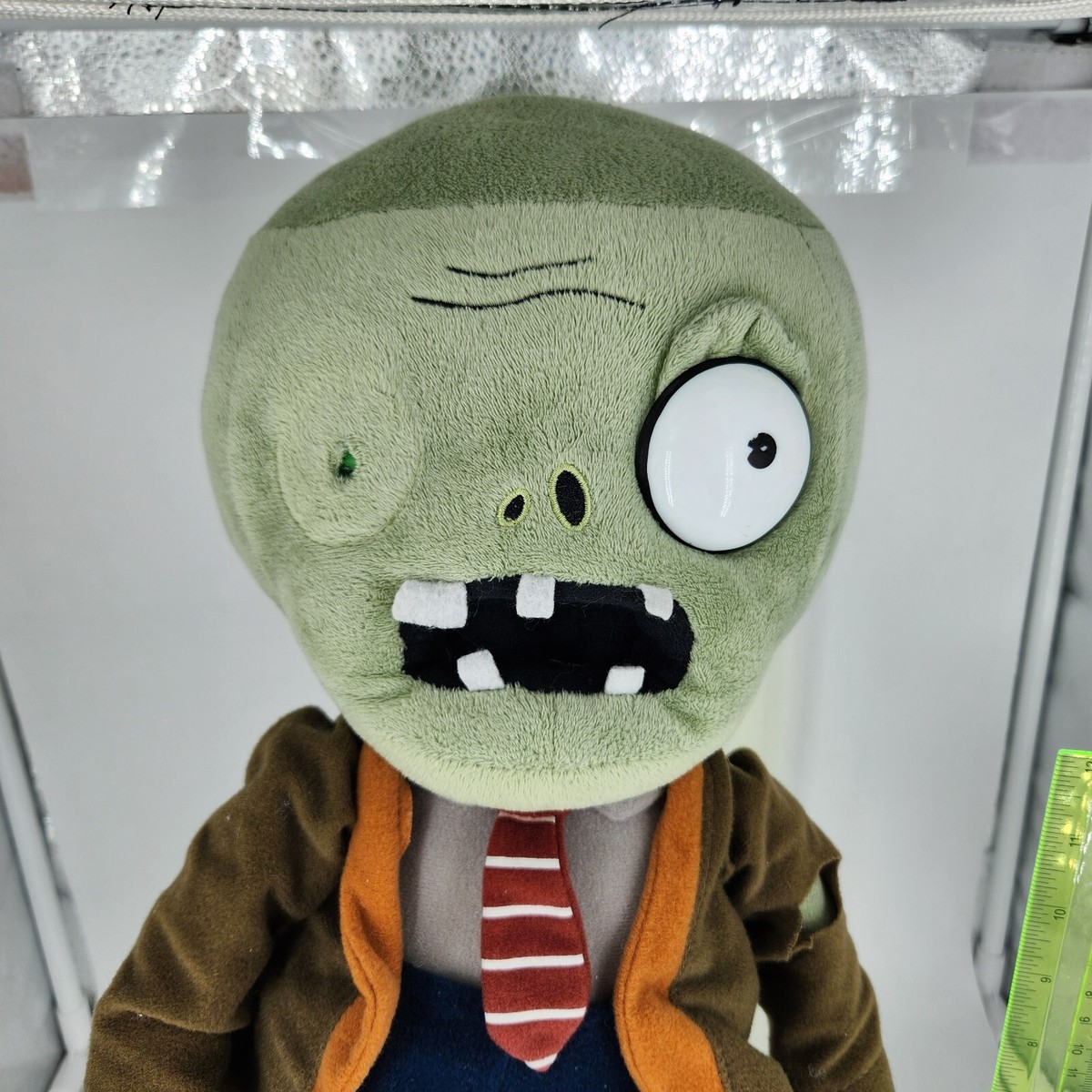 Plants vs Zombies PVZ Plush WORLDMAX 2012 Browncoat Zombie 17