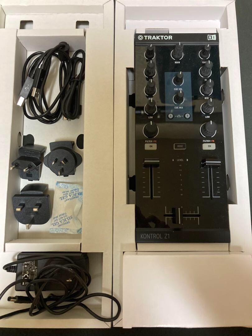 NATIVE INSTRUMENTS TRAKTOR KONTROL Z1（Traktor Kontrol Z1