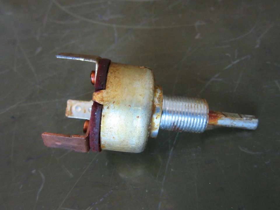 Переключатель размораживания обогревателя Ford D3HZ-18578-B 1973 - 86 C600 C700 CT600 CT700 CT800 - Изображение 2 из 4