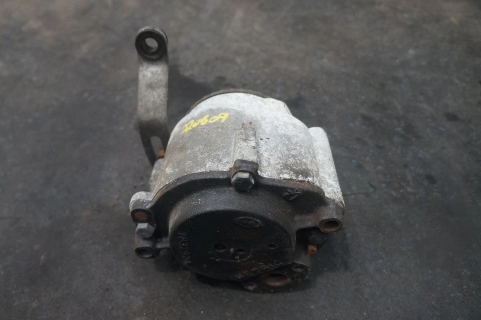 Bomba de smog de aire de emisiones del motor 7832904 Ferrari Mondial 1982 Foto 2 de 4