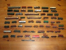 506| Konvolut N 55 Waggons Personenwagen Güterwagen Roco Fleischmann Minitrix