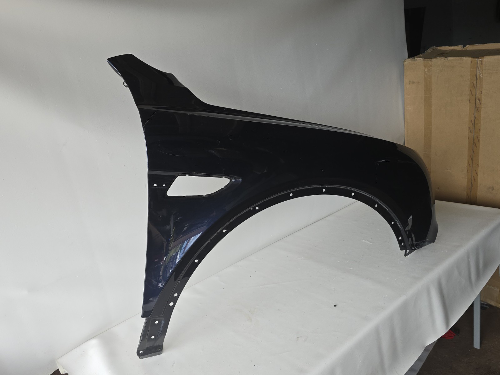 Bentley Bentayga 2020-2022 FRONT+RIGHT Fender P/N 36A821902