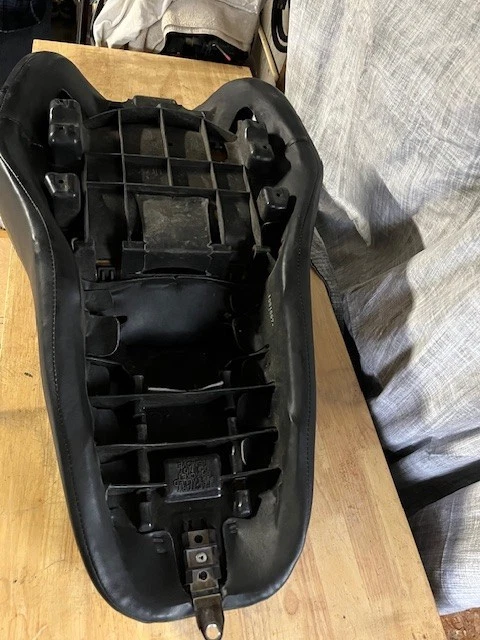 ¡Bonito! Asiento de turismo Street Road Glide 2008-2023 genuino Harley  Foto 3 de 4