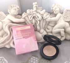 MALLY EFFORTLESSLY AIRBRUSHED HIGHLIGHTER - STARDUST - BRAND NEW IN BOX