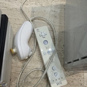Nintendo Wii Lot Game Console Bundle with Controller, Cables and 10 Games