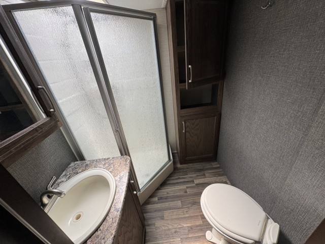 2015 Keystone Cougar 29 FLR Travel Trailer   Sleeps 6    