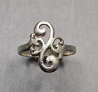 VTG Sterling Silver Arabesque Curl Band Ring Size 7 Swirl Design Cutouts
