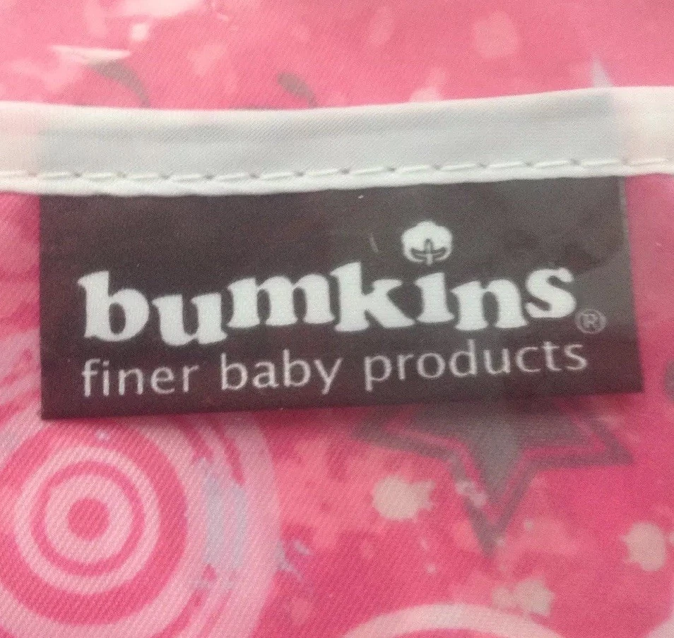 Babero de iniciación impermeable Bumkins rosa diseño caos urbano cierre a presión y palo Foto 4 de 4