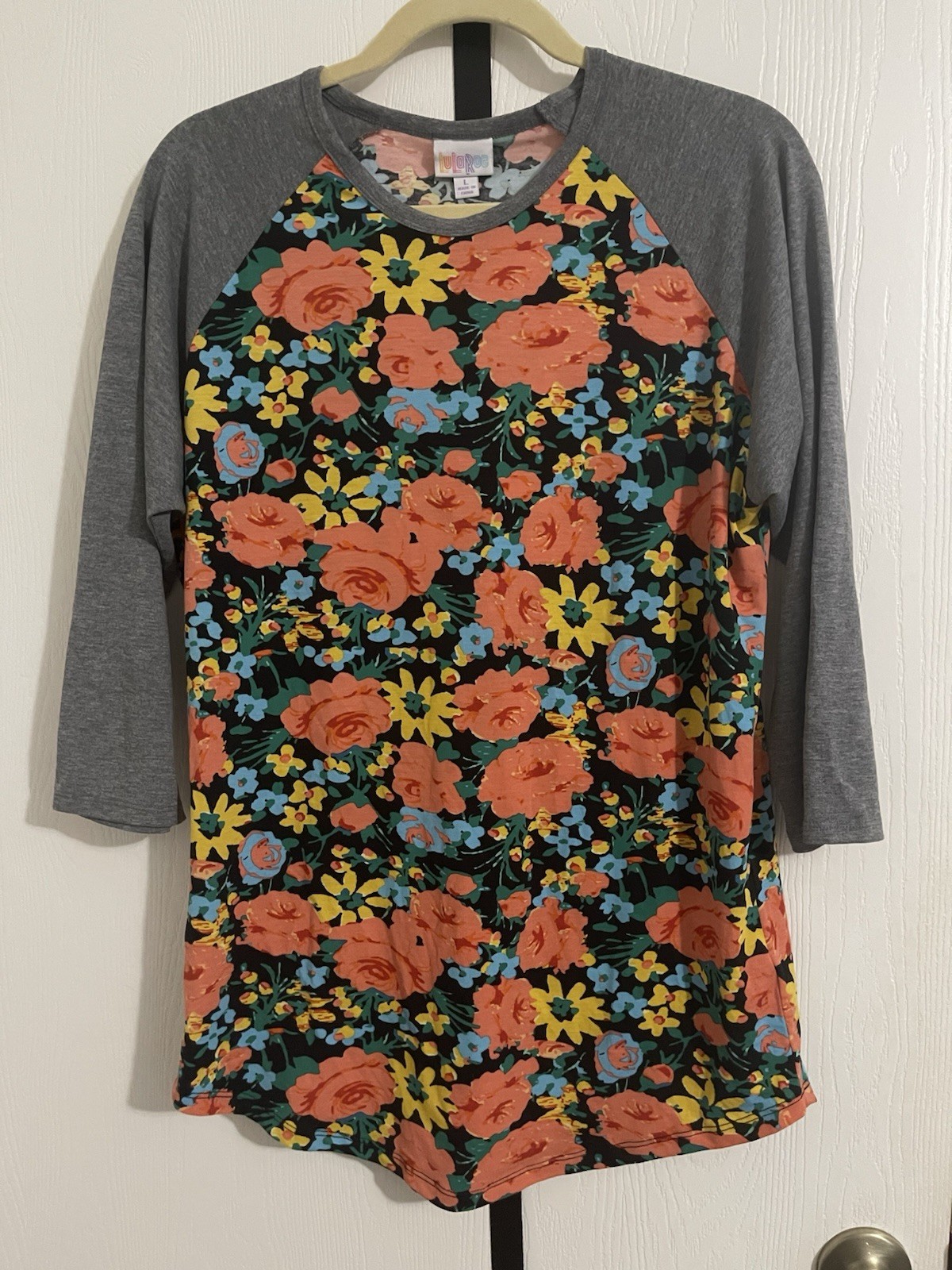 LuLaRoe Randy Size Large 3/4 Raglan Sleeve Top gray sleeves / floral print