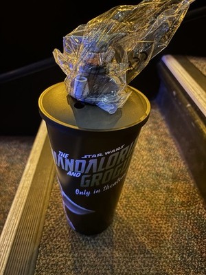 Star Wars Mandalorian & Grogu AMC Cup W/ Topper - Grogu With Food