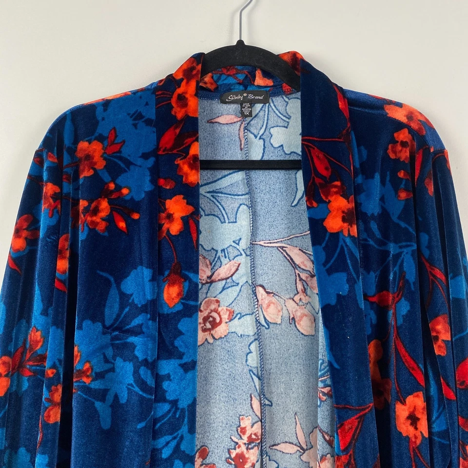 Cárdigan Marca Slinky Azul Floral Terciopelo Frente Abierto Talla 1X Elástico Foto 2 de 4