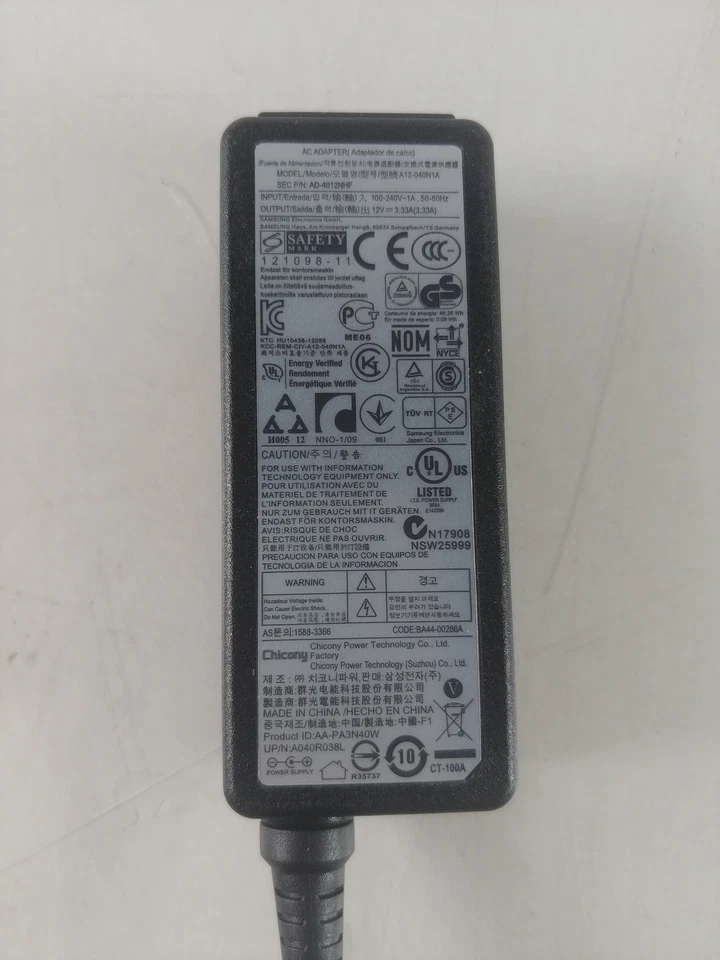 Adaptador de CA Samsung A12-040N1A 40 W para Chromebook Foto 3 de 4
