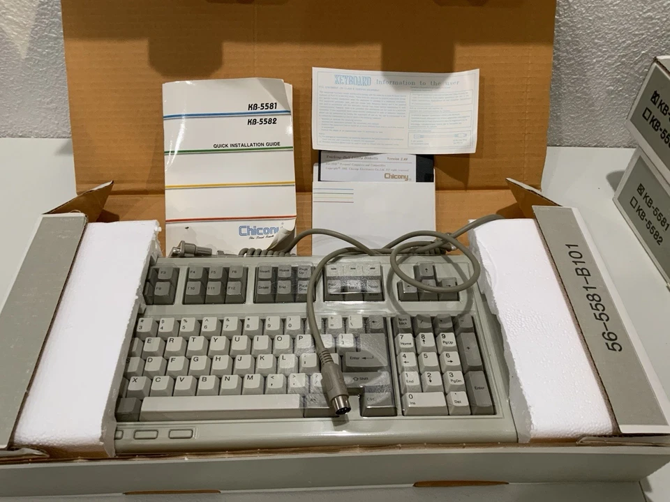 Vintage New Chicony KB-5581 Keyboard Cherry MX Blue Switches Molded Trackball - Image 4 of 4