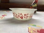 Pyrex Gooseberry covered  472 casserole  with lid