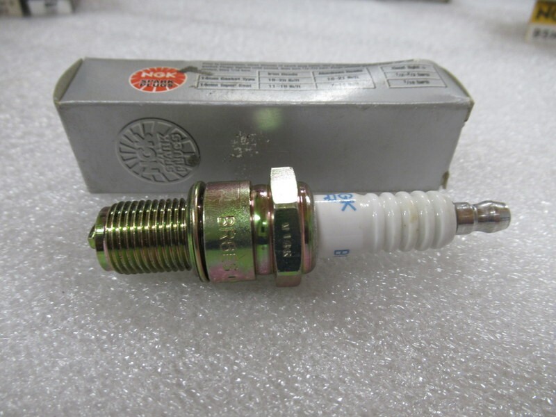 SP8 Genuine NGK BR6ES Spark Plug Stock No. 4922 OEM New Factory Boat Parts