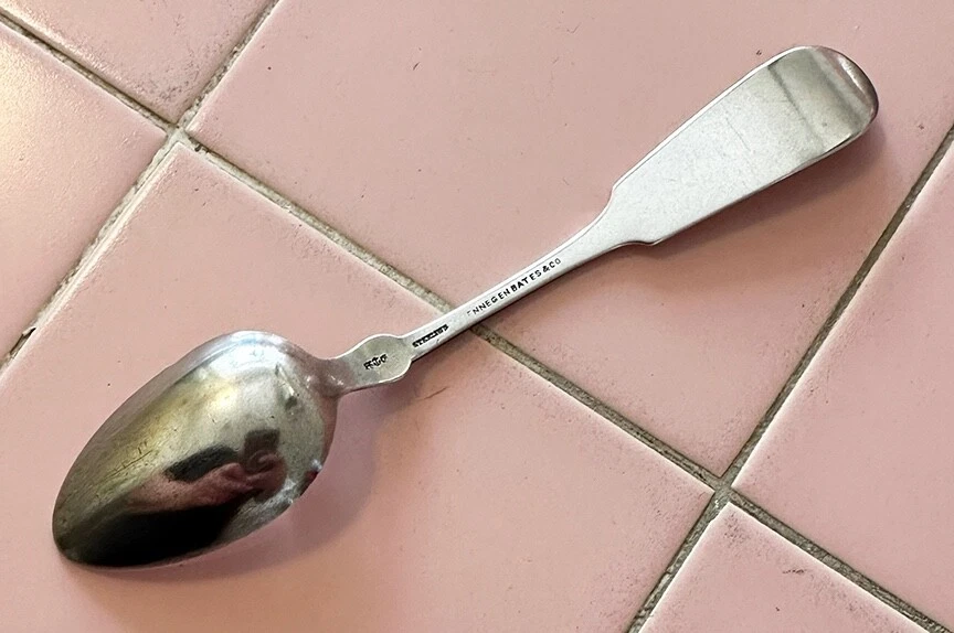 Antigua cucharadita Gorham de plata esterlina patrón de punta 1832 Hennegen Bates Co mono Foto 4 de 4