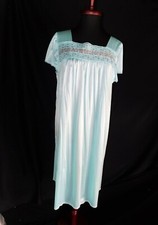 Vintage Aqua blue Vanity Fair waltz night gown, Large, nylon, rosebud emb