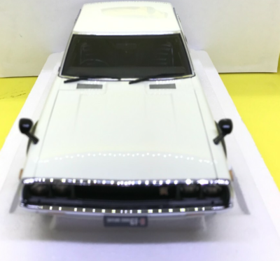 AUTOART 77472 NISSAN SKYLINE 2000GT-R KPGC 110 WHITE 1:18 SCALE | eBay