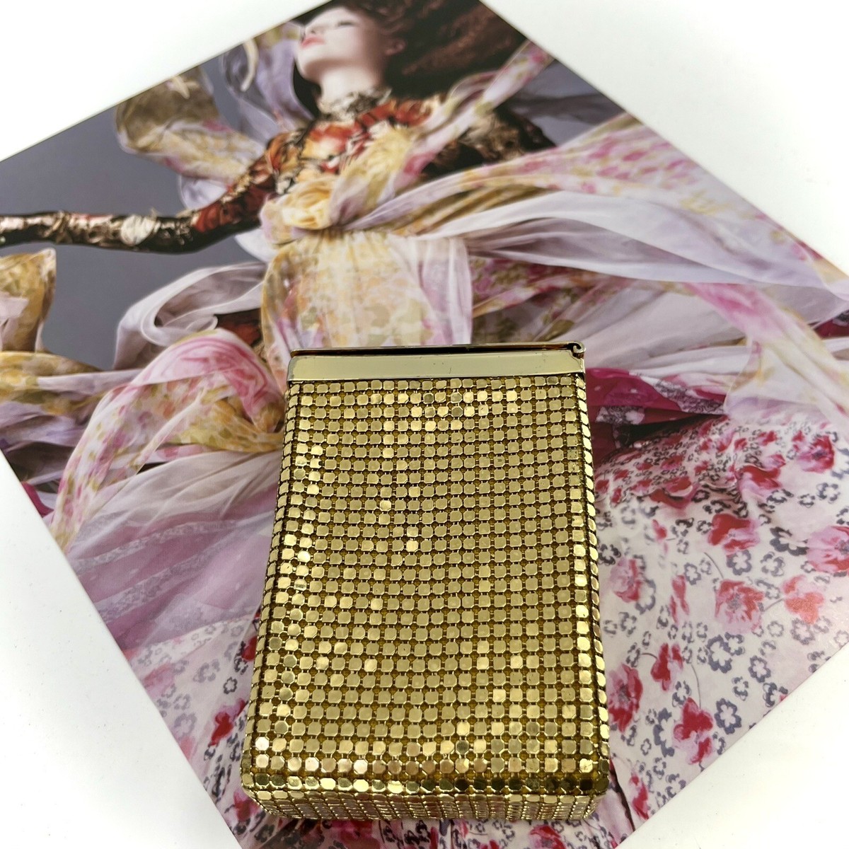 Vintage CIGARETTE CASE / TIN / BOX - gold glomesh colour - c1970s