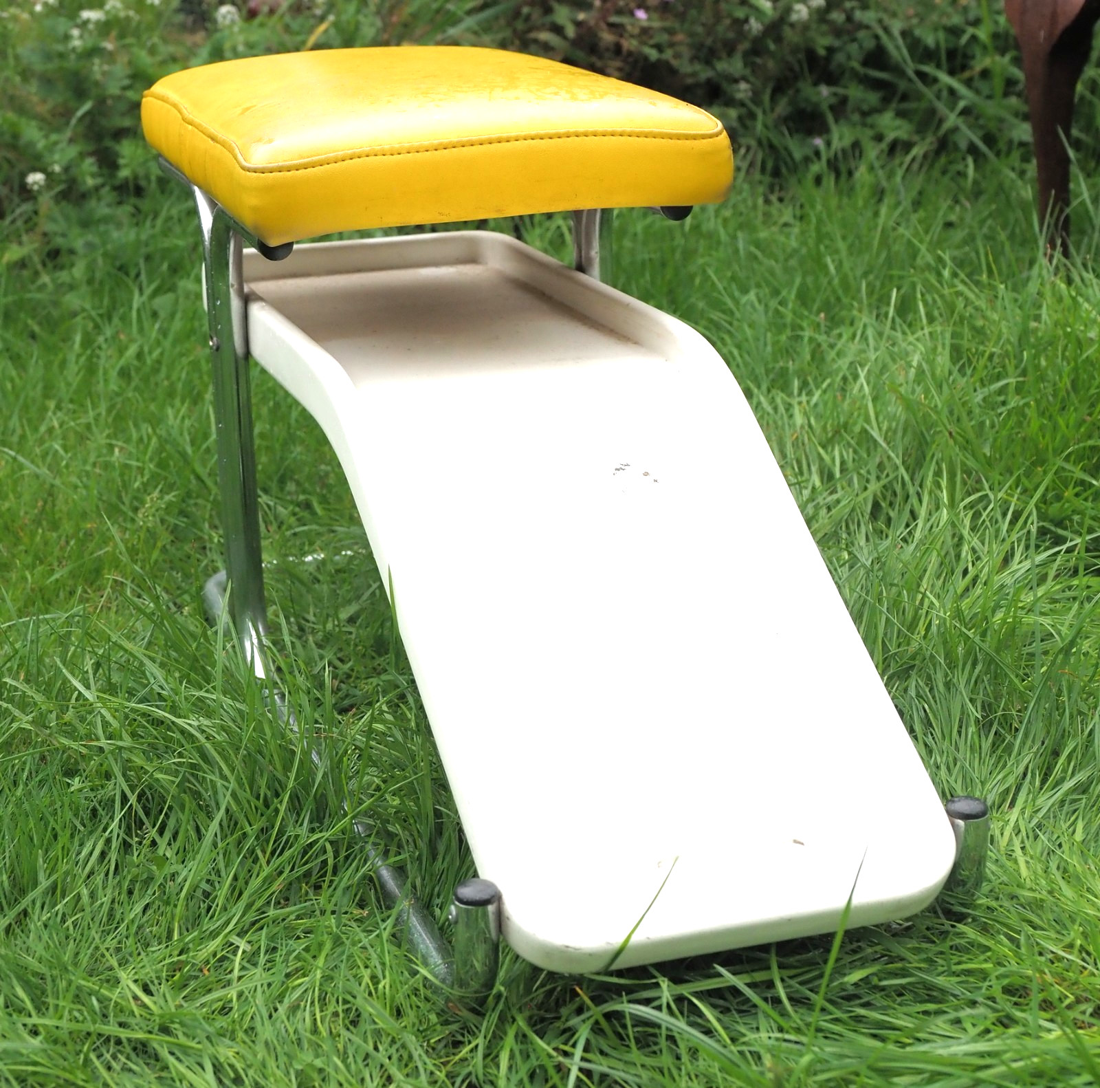 Shoe Shop Fitting Stool Chrome Yellow Vinyl or Purple-1970/80's