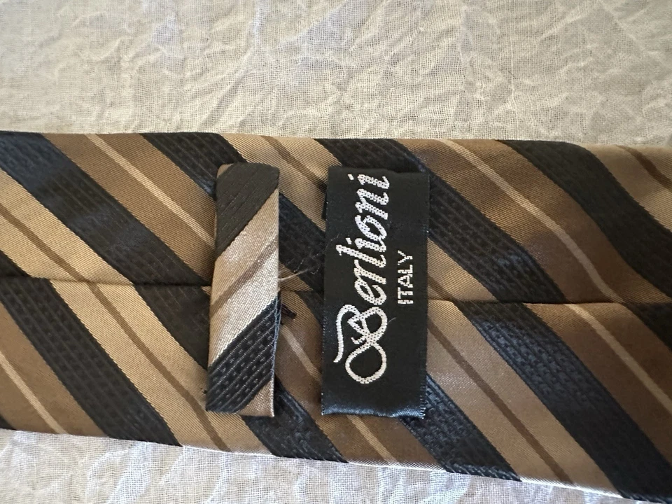 Corbata de microfibra BERLIONI Italia marrón y negra de fácil cuidado carrera empresarial 60" Foto 3 de 4