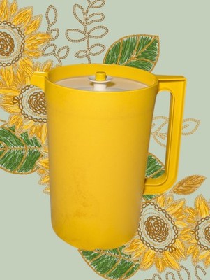 TUPPERWARE #1416 Sunflower Yellow 1 Gallon Pitcher Push Button Lid VINTAGE