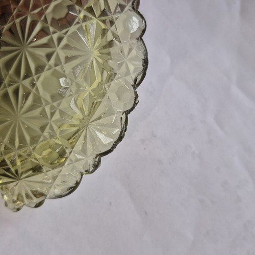 Vintage Fenton Green Glass Daisy & Button Pattern Lidded Candy Dish / Ice Bucket - Picture 8 of 9