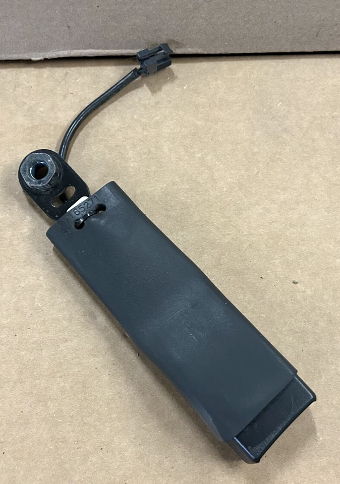 2010 chevy malibu ремня безопасности пряжка приемник (водитель спереди) 2010-2012 - Изображение 2 из 3