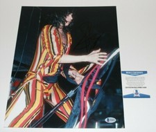 AEROSMITH SINGER STEVEN TYLER SIGNED 11x14 PHOTO BECKETT COA FASHION STYLE ICON