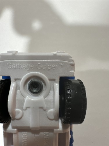 Matchbox/Mattel 2013 Garbage Gulper Vehicle - Picture 10 of 10