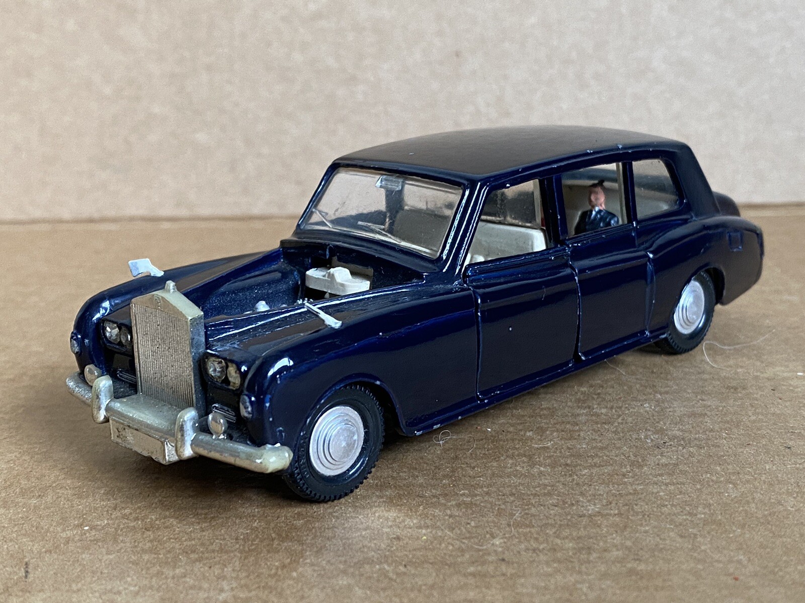 Dinky 152, Rolls Royce Phantom V - Free Price Guide & Review