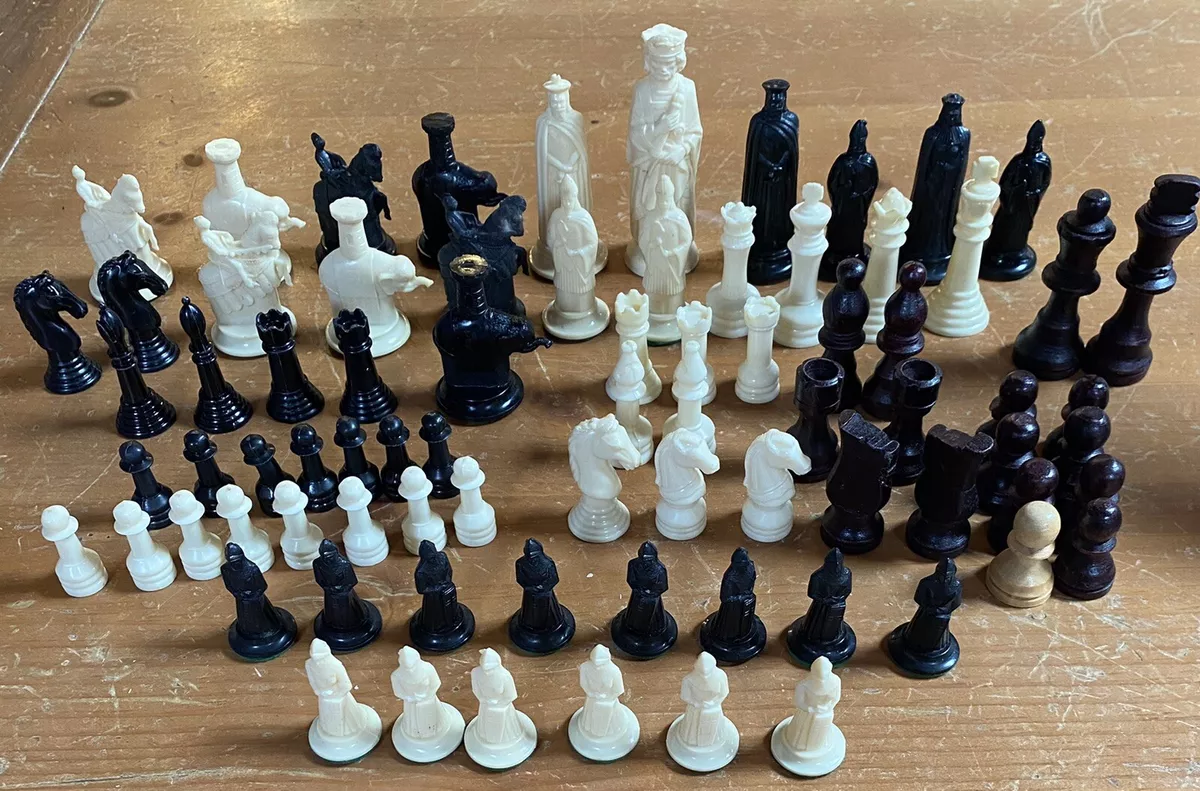 Vintage Chess Accessory Pieces,Games,Toys,Knights,Rooks,Pawns